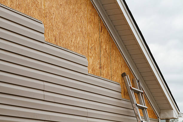 Professional Fiber Cement Siding technician working in Lewisburg, OH